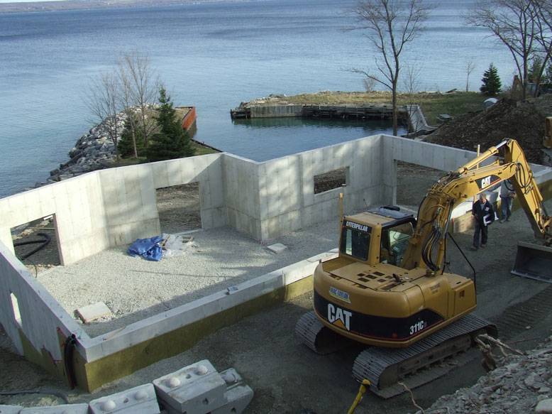 Retaining wall